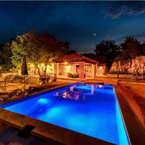 2 bedroom villa with pool and mountain views near Orašac, sleeps 4